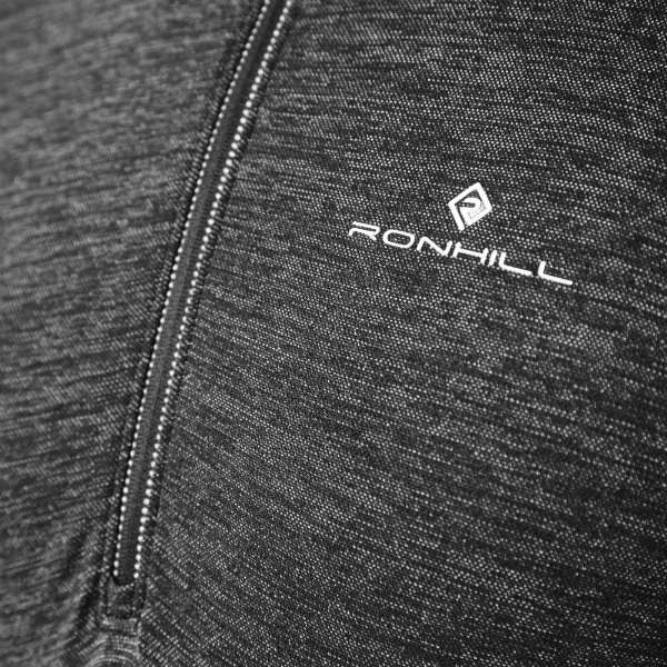 Ronhill_Mens_Seamless_Hoodie-5.jpg